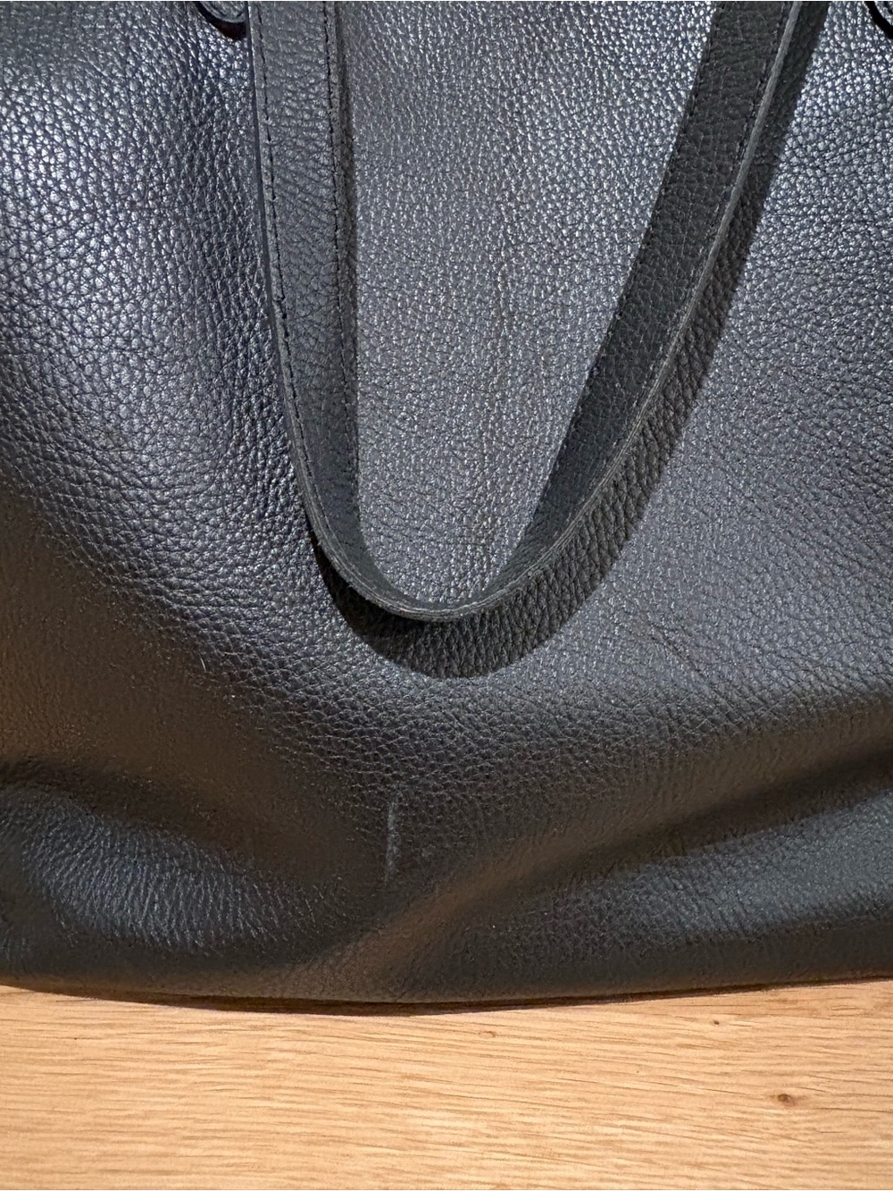Cuyana Classic Easy Leather Zippered Tote Bag with Insert - Picture 3 of 11